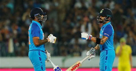 Ind Vs Aus T20i रोहित शर्मा ने द्रविड़ और कोहली को पछाड़ा टीम