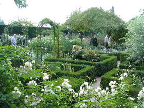 Making A Mark The White Garden Sissinghurst Castle Garden Kent