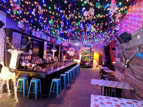 NYC holiday pop-up bars with festive cocktails this season