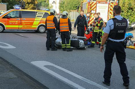 Unfall In Wuppertal Autofahrer Bersieht Motorrad