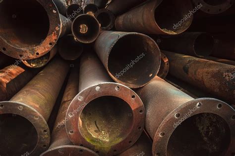 Tubos Viejos Oxidados Apilados Foto De Stock Svedoliver