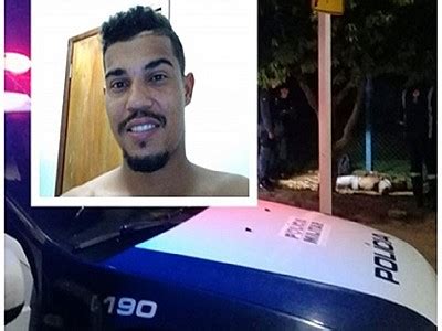 Jovem Morto Facadas Ap S Receber Liga O Misteriosa Em Campo