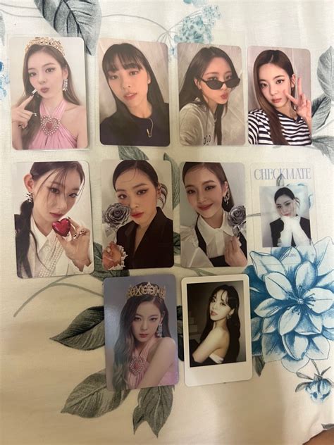 WTS Itzy Checkmate Photocards Pobs Pcs Yeji Lia Chaeryeong Ryujin Yuna