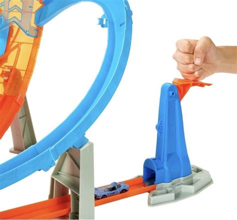 Hot Wheels Bahn Riesen Looping Crash Trackset Inkl Hw Auto Kaufen Auf Ricardo