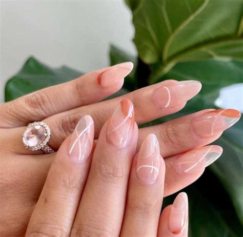 Ideas de Unhas Amendoadas Decoradas Mulher Além da Mãe