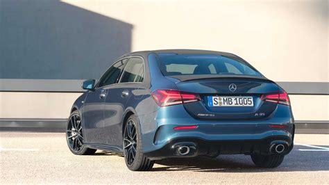 Nuova Mercedes Amg A 35 Sedan Anche La Versione Berlina Diventa