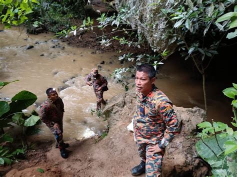 Laluan Keluar Dinaiki Air Kru Filem Terperangkap Dalam Gua