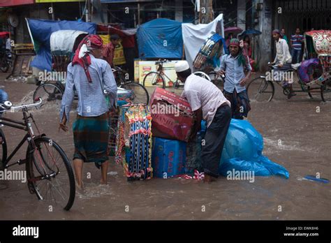 Dhaka Bangladesh 27th June 2015 Passangers And The Rickshaw Puller