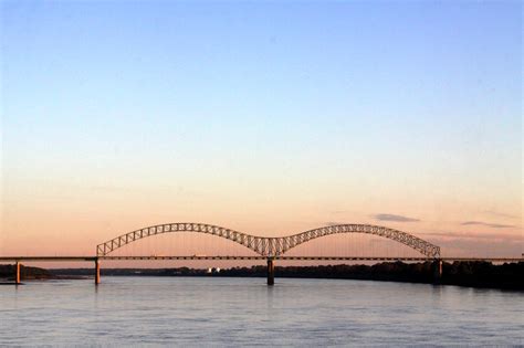 Hernando Desoto Bridge At Dusk Memphis This Iconic Bridg Flickr