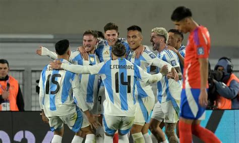 Argentina goleó 3 0 a Chile y es más líder que nunca América Deportes