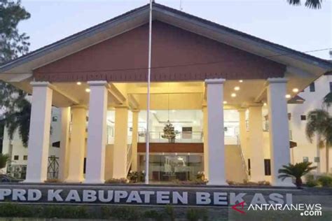 DPRD Bekasi Minta Pemkab Bentuk Tim Pengawas Prokes Pilkades ANTARA