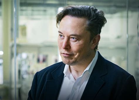 Tý Phú Elon Musk Thành Người Vô Gia Cư Phải Ngủ Nhờ Nhà Bạn