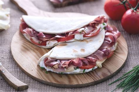 Modi Per Farcire La Piadina Le Ricette Di Giallozafferano