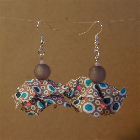 Boucles D Oreilles En Tissu Petit Pan Bulles Gris Par Cocotte Et