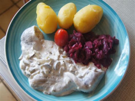 Sahne Heringsfilets Mit Rote Bete Salat Und Pellkartoffeln Rezept