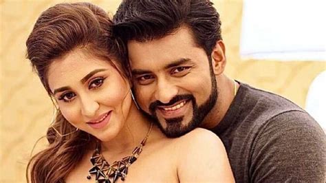 Ankush Oindrila ক্যামেরার সামনেই ঐন্দ্রিলাকে চুম্বন অঙ্কুশের