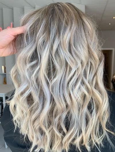 Amazing Dark Root Platinum Blonde Balayage Color Ideas Hair