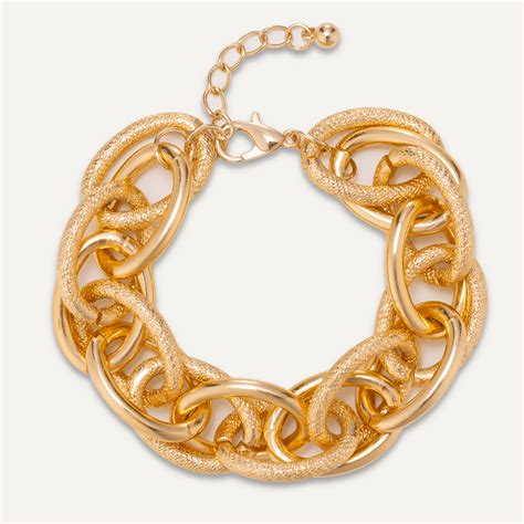 Contemporary Chain-Link Clasp Bracelet In Gold-Tone