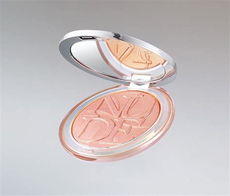 Christian Dior Diorskin Nude Luminizer Shimmering Glow