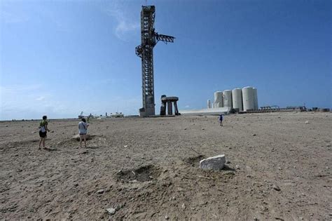 Giant SpaceX rocket leaves crater, serious damage at Texas base | The ...