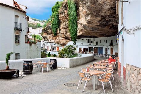 What To Do In Setenil De Las Bodegas Cadiz