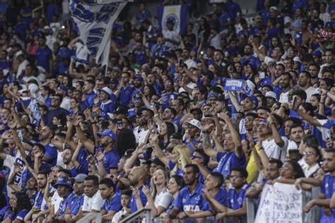 Cruzeiro terá torcida diante do Athletico PR após STJD adiar