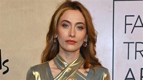 Paris Jackson Engaged To Boyfriend Justin Long See The Romantic