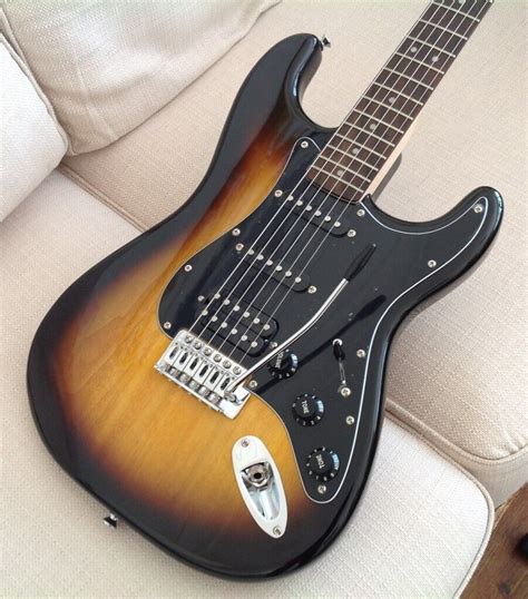 Fender Squier Affinity Stratocaster HSS Indonesian 2017 Bundle Mint ...