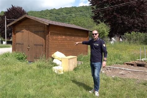 Sono Abuso Edilizio Via Le Casette Del Centro Fondo Brinzio Pista