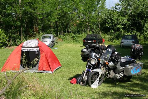 Acampamos Esa Noche En El Patio Trasero De Una Lavadora De Auto