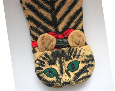 1989 Cat Shaped Oven Mitt By Zak Designs Seinfeld Cat Oven Mitt Green