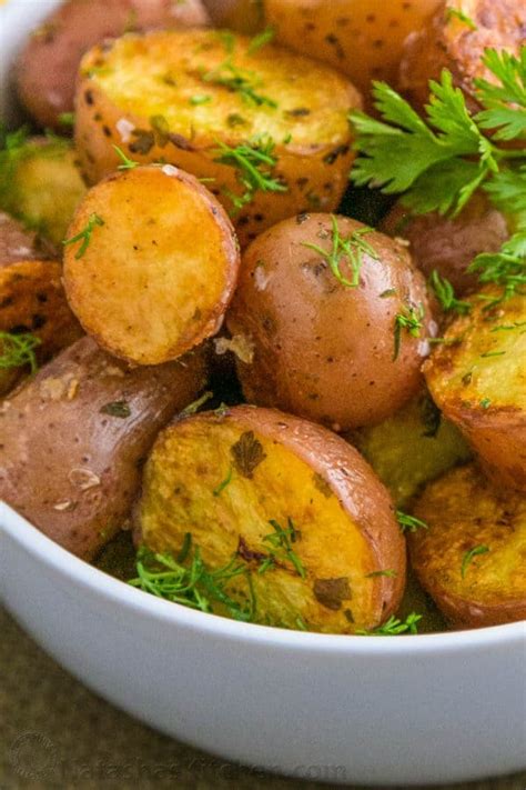 Easy Oven Roasted Baby Red Potatoes Natasha S Kitchen