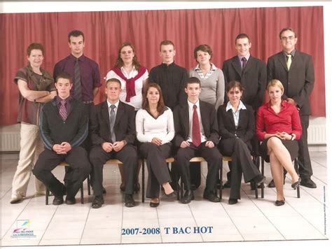 Photo de classe Terminale Bac Hot de Lycée Jeanne Delanoue Copains d avant