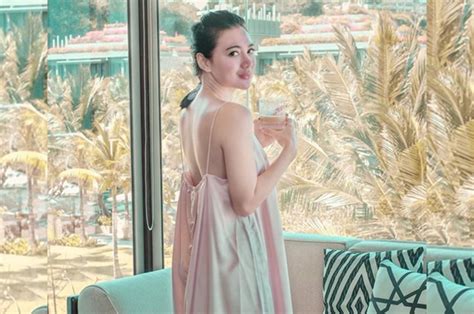 Cantiknya Wika Salim Liburan Di Bali Berenang Pakai Bikini Pamer