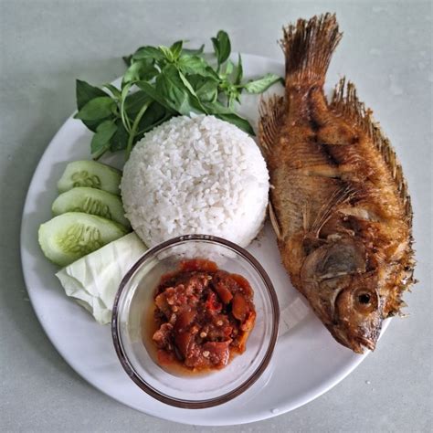 Jual Nasi Box Ikan Nila Goreng Sambal Rampai Terima Pesanan Shopee