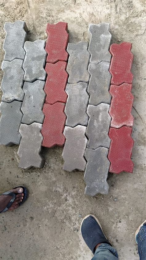 Cement Concrete Gray Interlocking Paver Block For Flooring Thickness