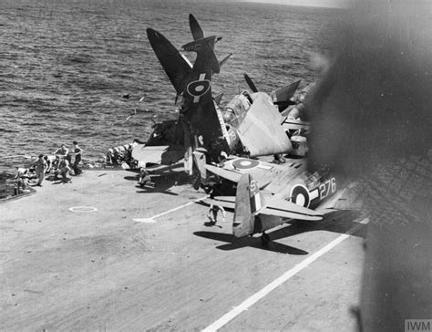 Asisbiz Fleet Air Arm Nas Seafire White S Landing Mishap Hms