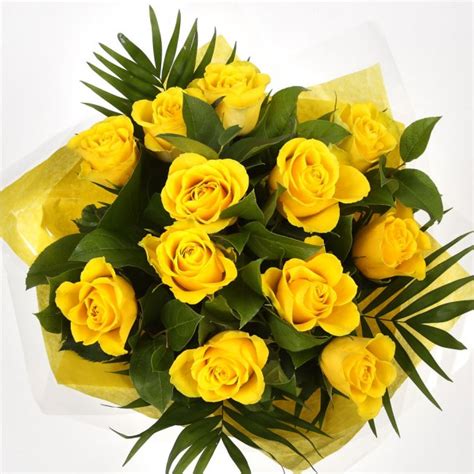 12 Luxury Yellow Roses Bouquet – Delightful Flora
