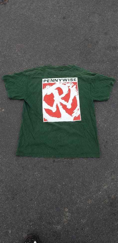 Vintage Pennywise Band T Gem