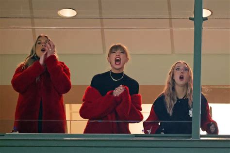 Swifties Can’t Handle A Video Of Taylor Swift Seemingly Yelling ‘come On Trav’ To Travis Kelce