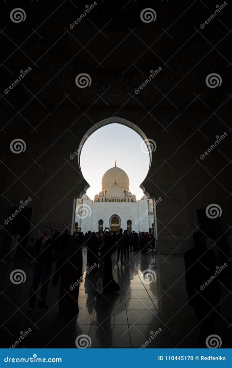 Abu Dhabi Eau Le Janvier Sheikh Zayed Grand Mosque Dans Abu