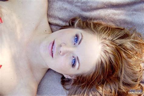 Old Guy Treats Flawless Teen To Hot Standin XXX Dessert Picture