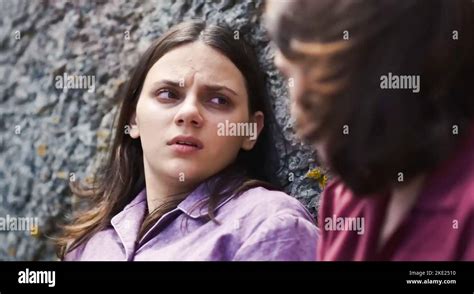 Usa Ruth Wilson And Dafne Keen In A Scene From The C Bbc Series His