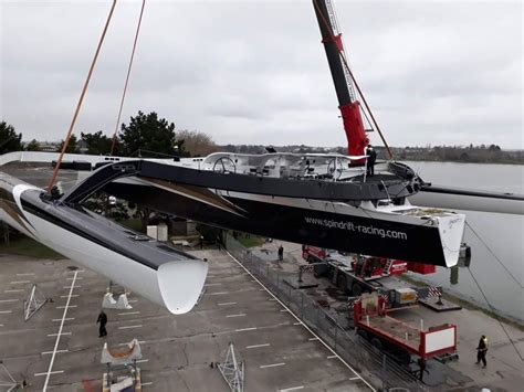 Maxi Trimaran Spindrift 2 Trois Mois De Chantier à Vannes Voile