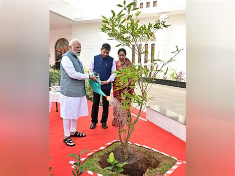 Pm Modi Tn Governor Ravi Plant Rudraksha Saplings On Raj Bhavan Premises