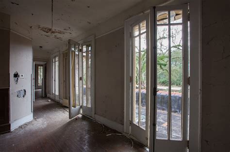 Inside Abandoned Mansions 6 Hauntingly Beautiful Us Sites