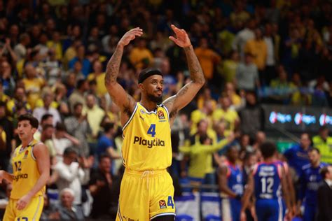 Lorenzo Brown Renueva Su Contrato Con El Maccabi Firma Hasta