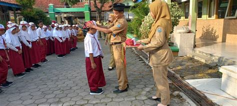 Hari Pertama Mpls Diisi Dengan Bermain Dan Mengenal Lingkungan Sekolah