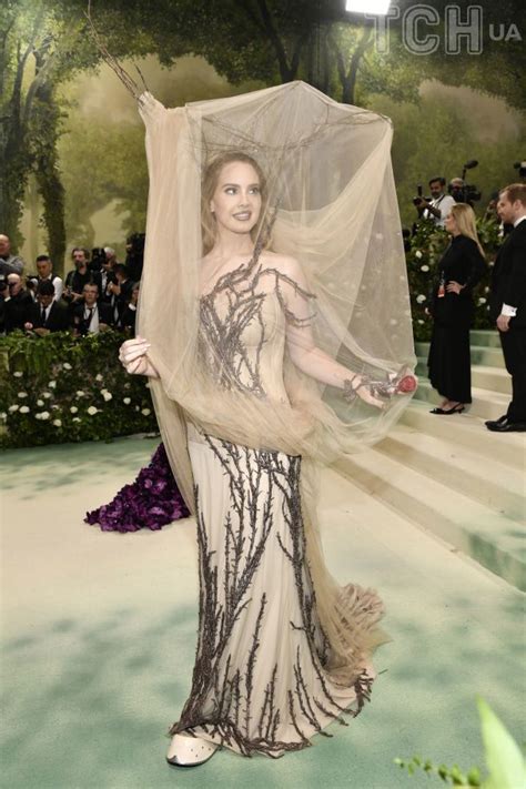 Met Gala Alexander Mcqueen