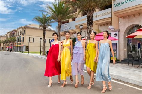 Bộ đôi Miss Earth tung ảnh siêu hot trong kỳ nghỉ dưỡng tại thành phố biển Phan Thiết